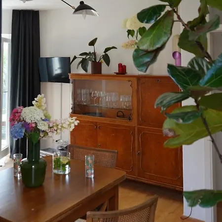 Luk Apartment *